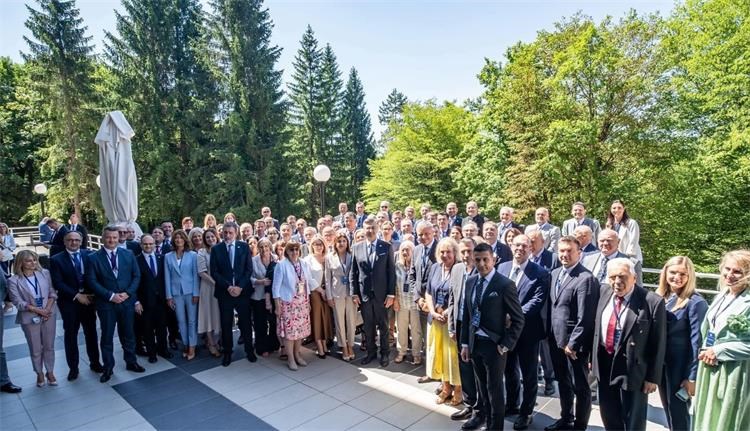 Slika /Slike za vijesti/Savjet Vlade RH za Hrvate izvan RH_Plitvice_2025.jpg